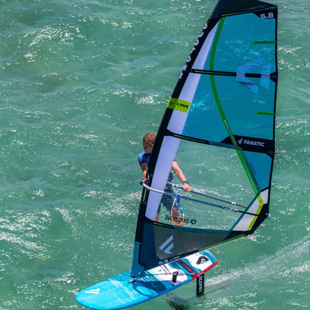 Duotone-F-Type-windsurf-foil-sail-2020-Action2