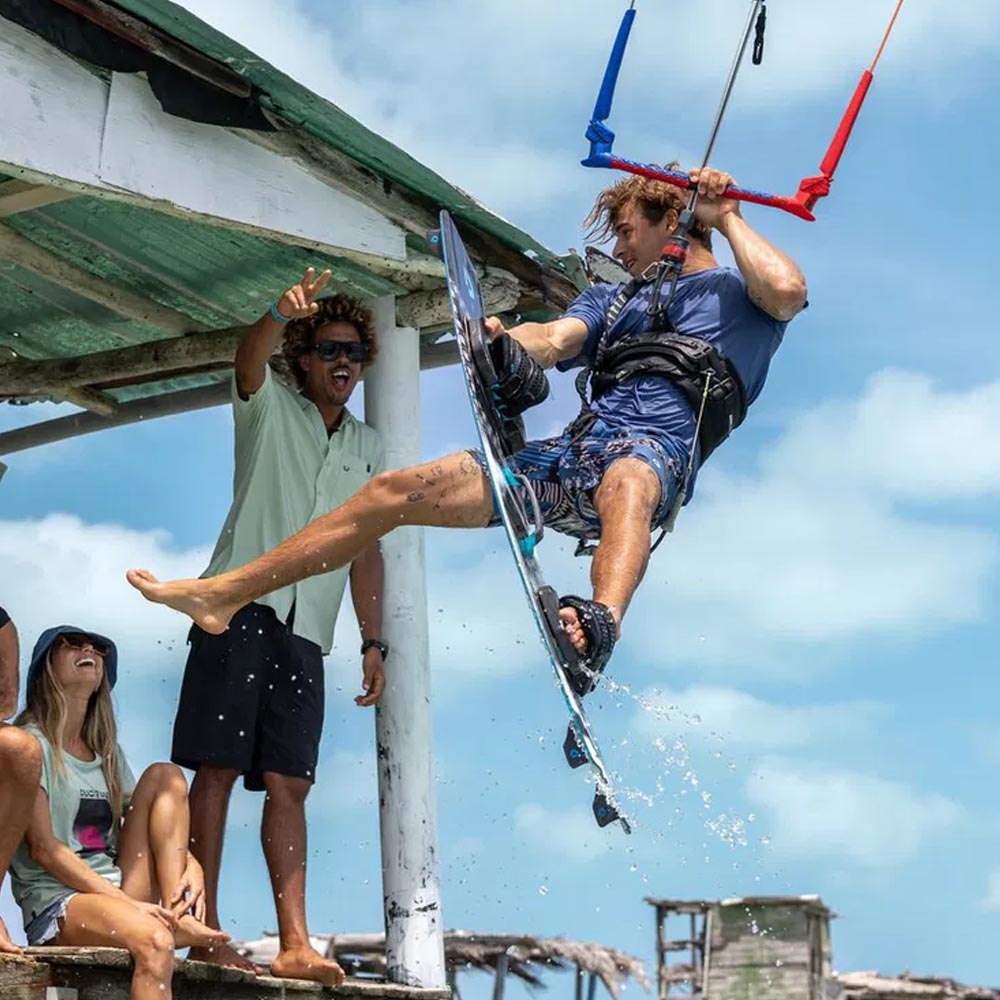 Kitesurf Buying Guide KItes