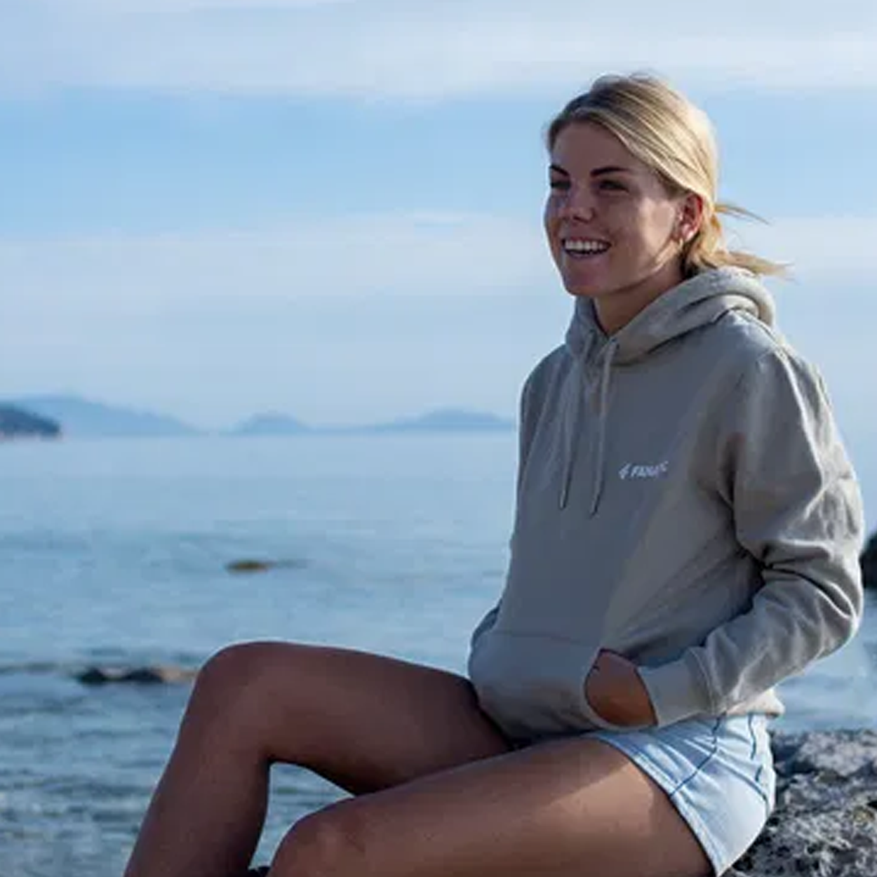 Fanatic Logo Hoodie - Lifestyle | H2O Sports