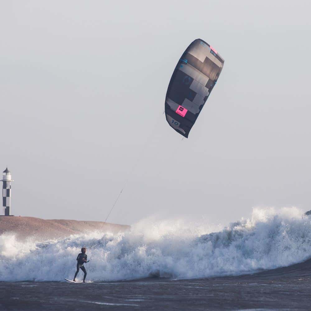 NKB-NEO-Kitesurfing-Kite-2018-Action1