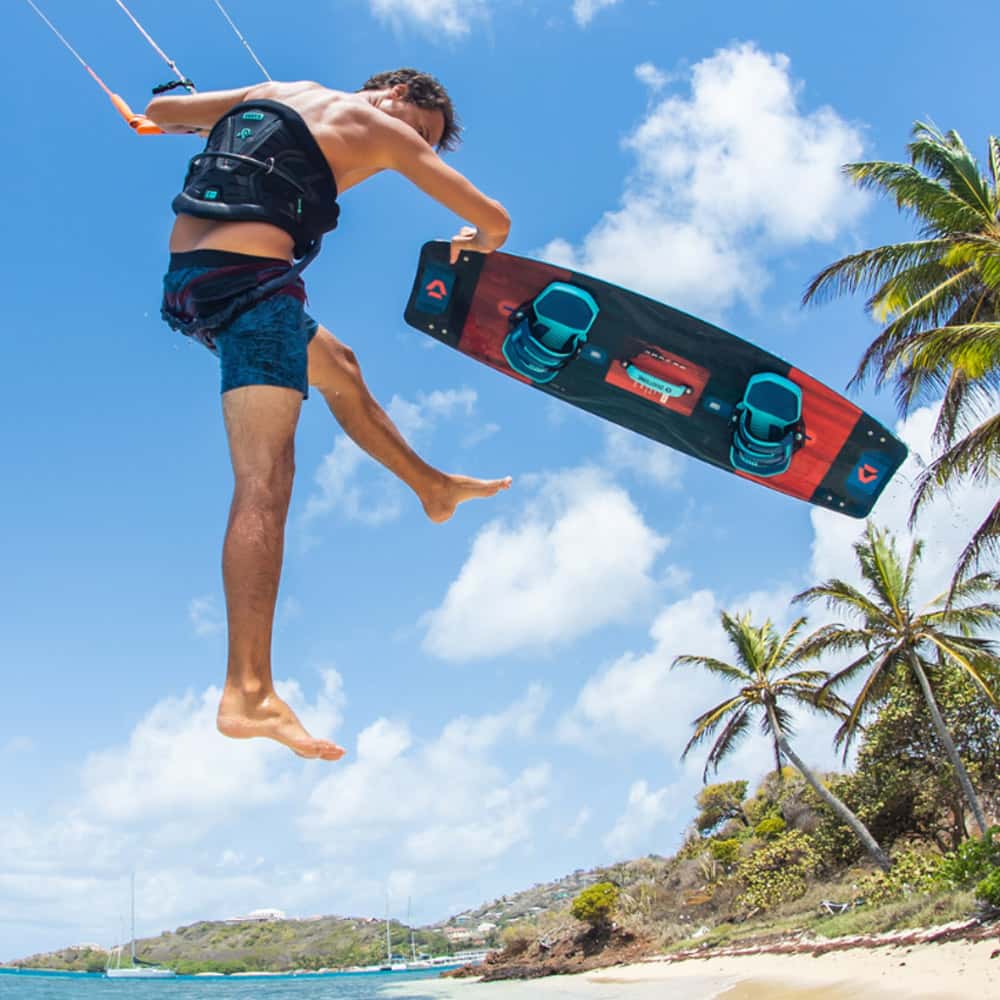 Duotone-Select-2019-Kiteboard-action1