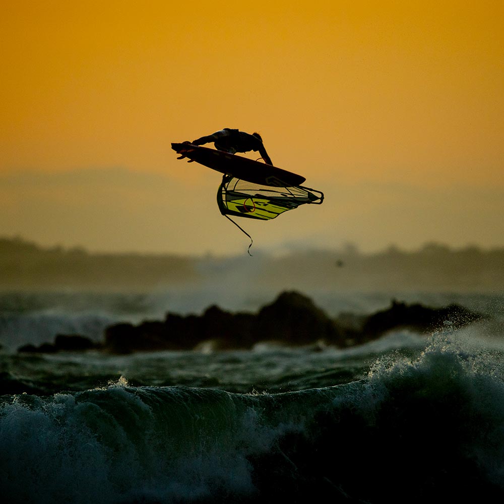 ION-2020-Action_0009_Windsurf