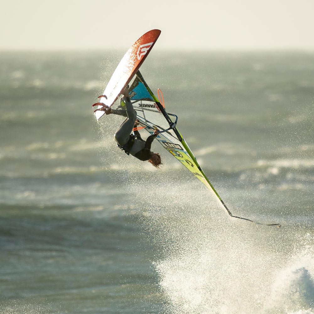 ION-2020-Action_0012_Windsurf