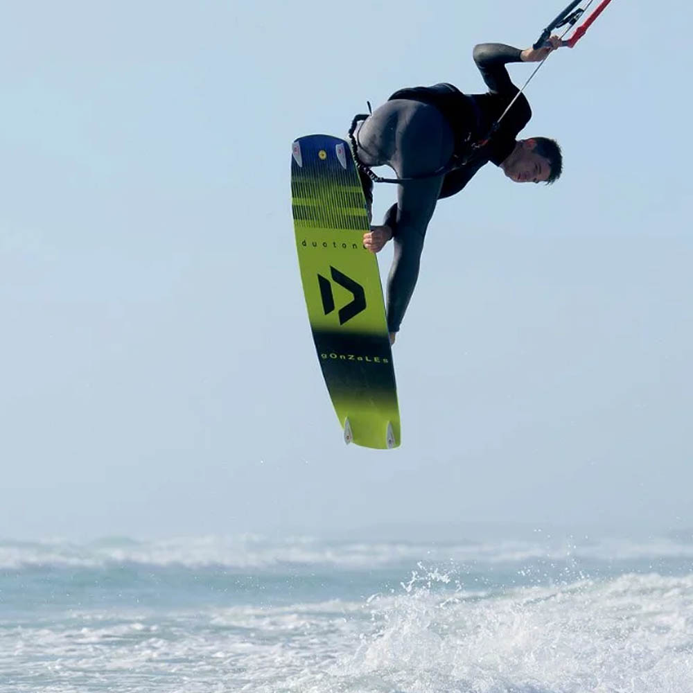 DTK-Gonzales-2024-Kitesurfing-board-2024-Action3